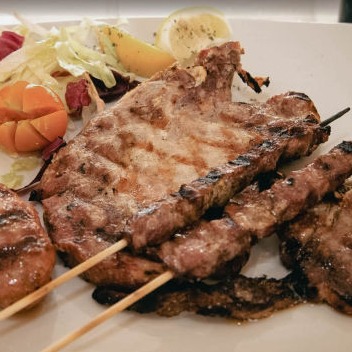 piatti castelluccio osteria del vettore braciolata grigliata mista con vino